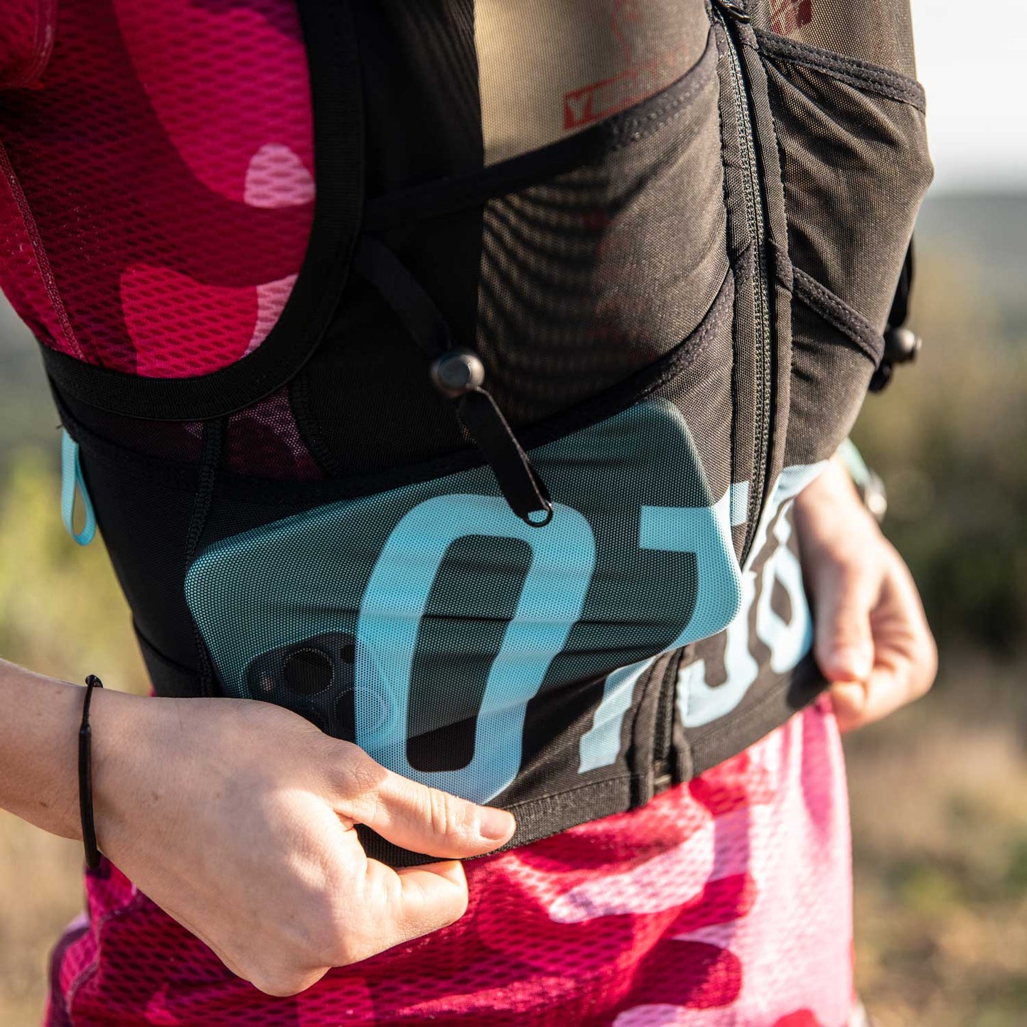 Trail Running Backpack Unisex Black & Turquoise